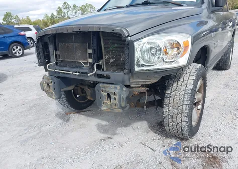 2007 Dodge Ram 1500 Slt/Trx4 Off Road/Sport z USA, uszkodzony, nr VIN 1D7HU18267S180690